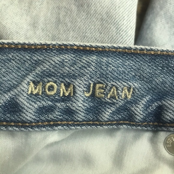 AEO All Cotton MOM JEANS Lightly Distressed Size 4 - Picture 12 of 15